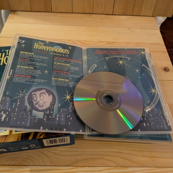 The Honeymooners Classic 39 Episodes DVD Set Pre-owned - Picture 5 of 9